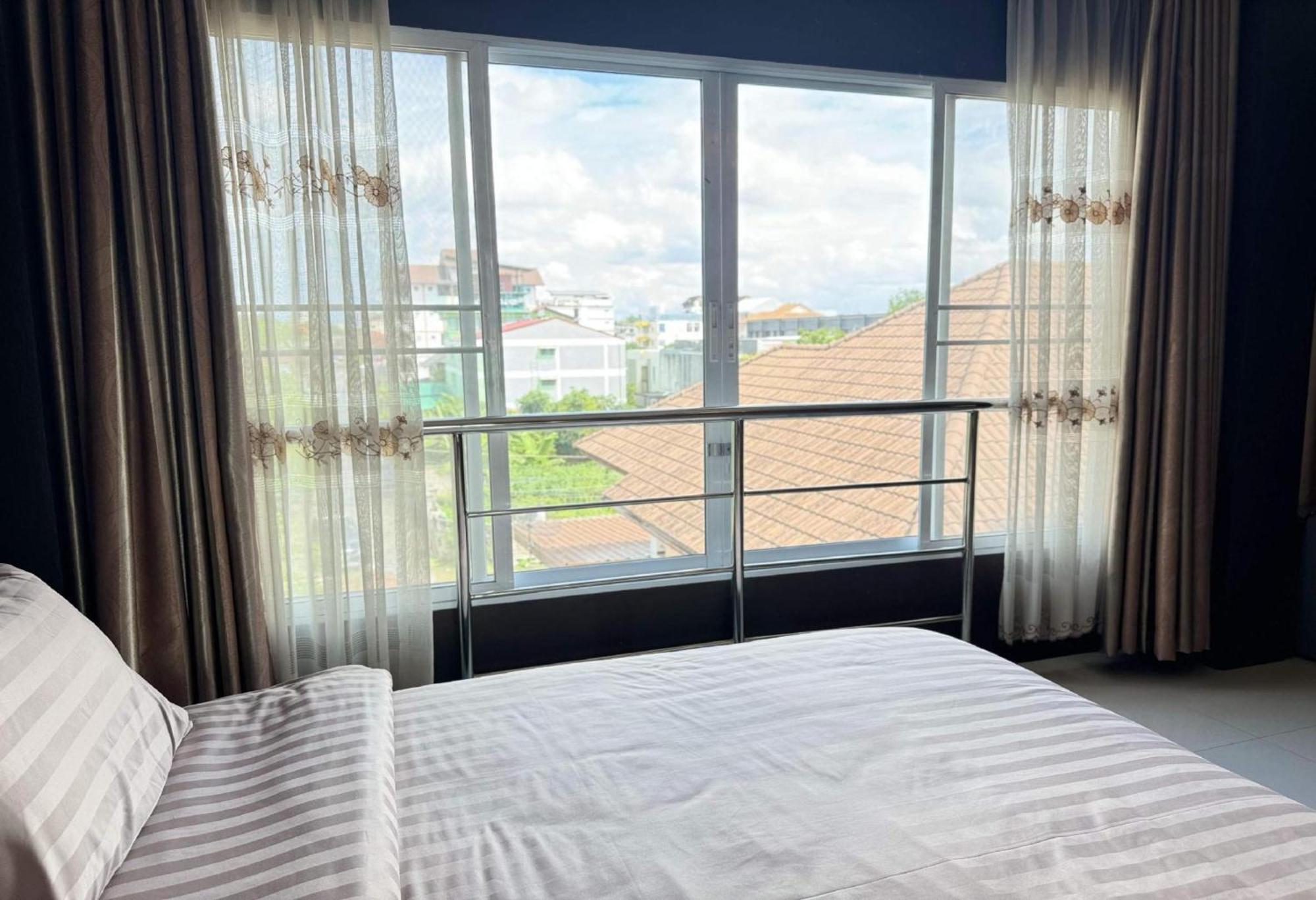 Collection O Bupamontra Chiangmai Hotel Csiangmaj Kültér fotó