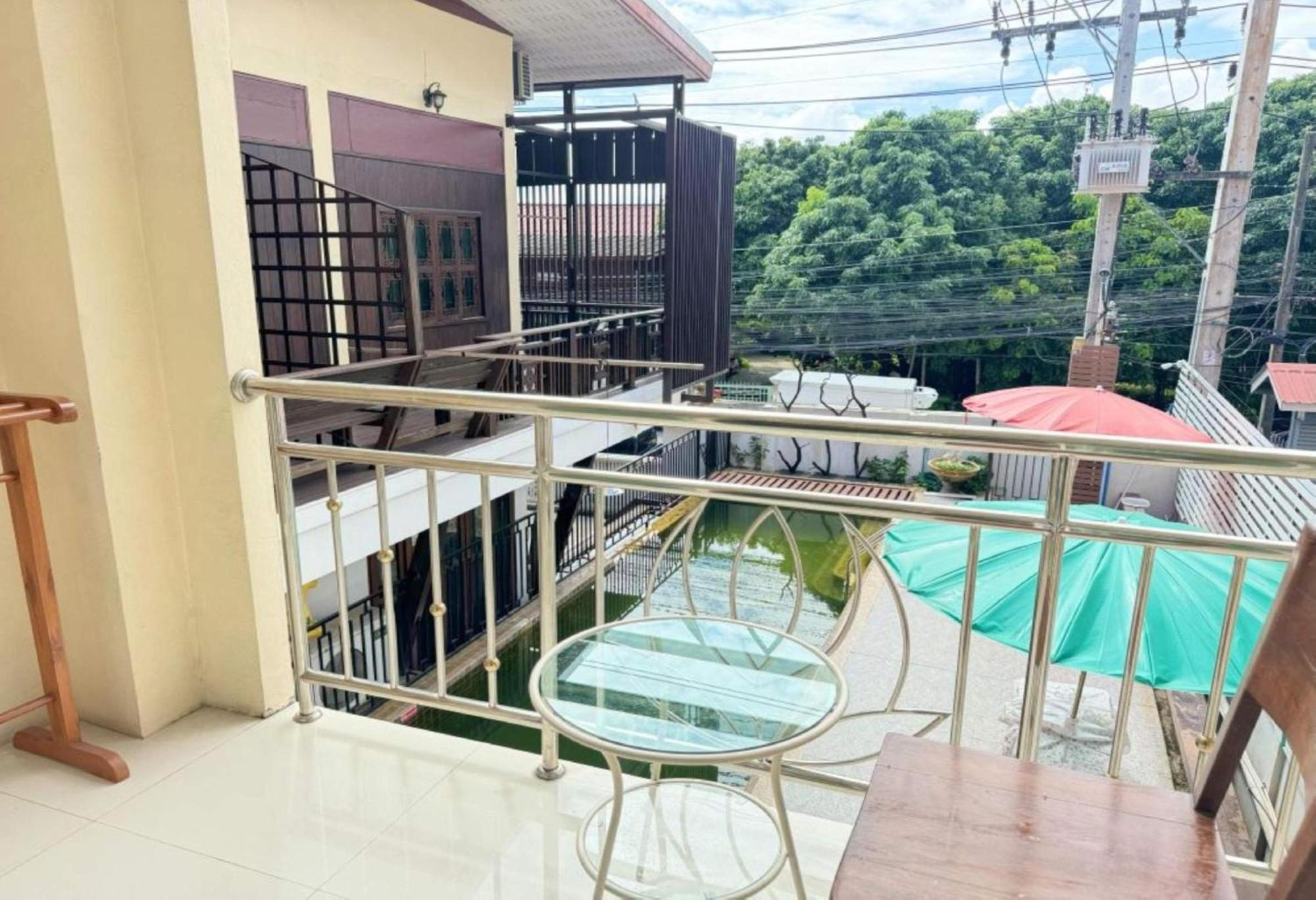Collection O Bupamontra Chiangmai Hotel Csiangmaj Kültér fotó