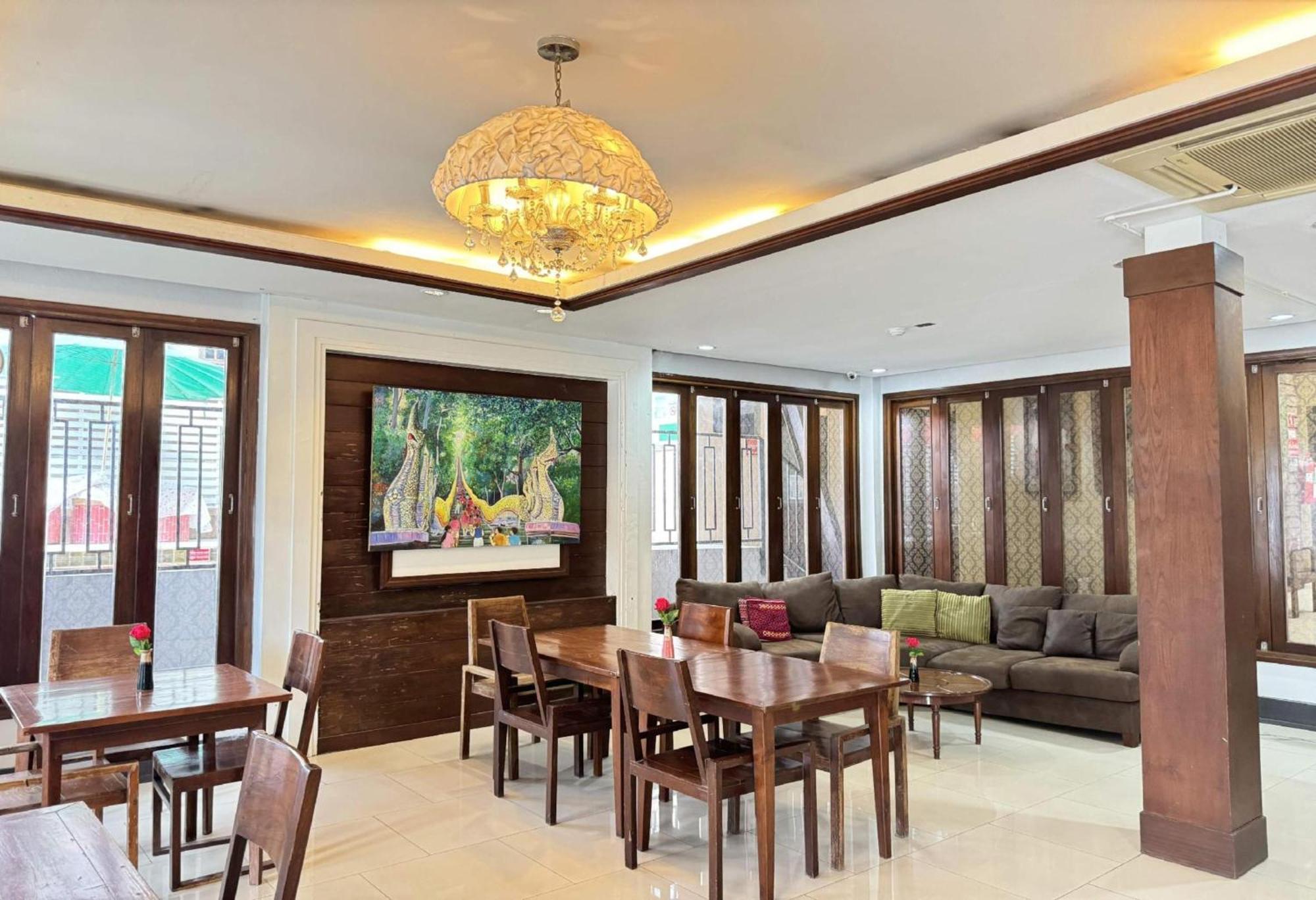 Collection O Bupamontra Chiangmai Hotel Csiangmaj Kültér fotó